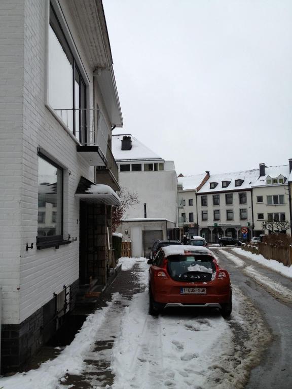 Guesthouse Au Coin De La Rue Malmedy Exterior foto